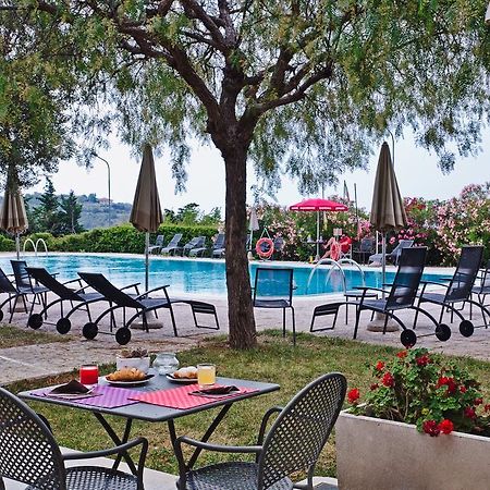 Castellaro Golf Resort Exterior photo