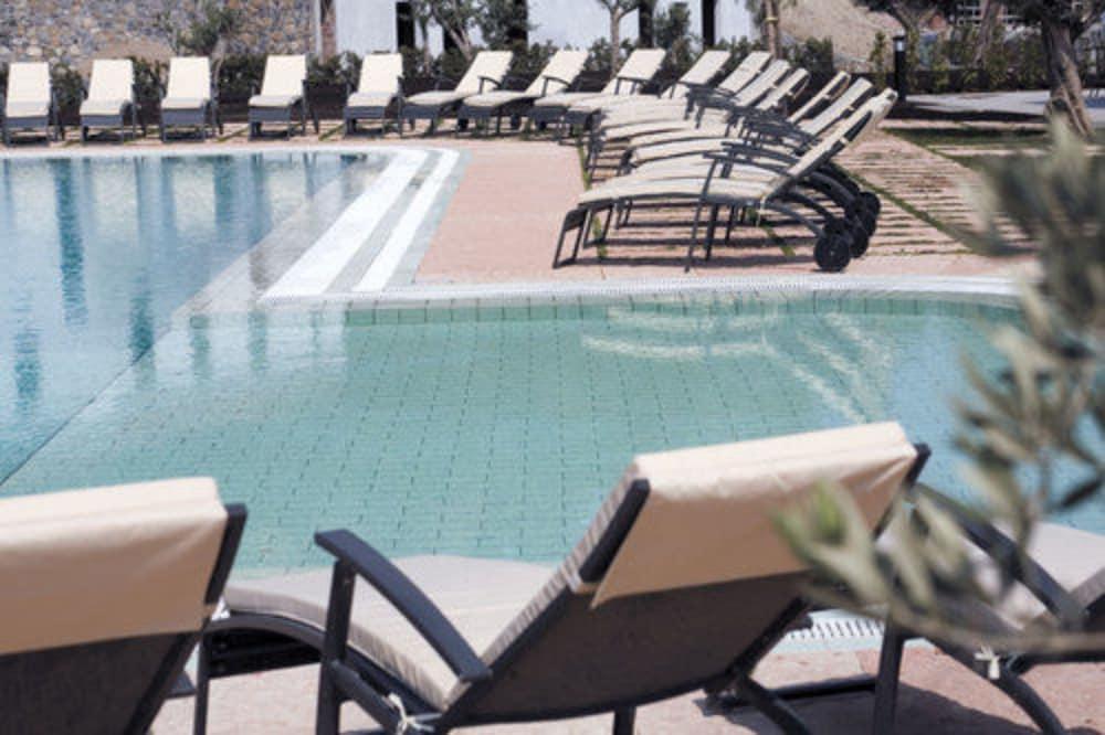 Castellaro Golf Resort Exterior photo
